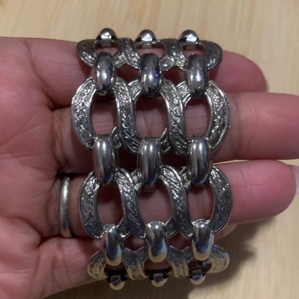 Elegant Silver Bracelet